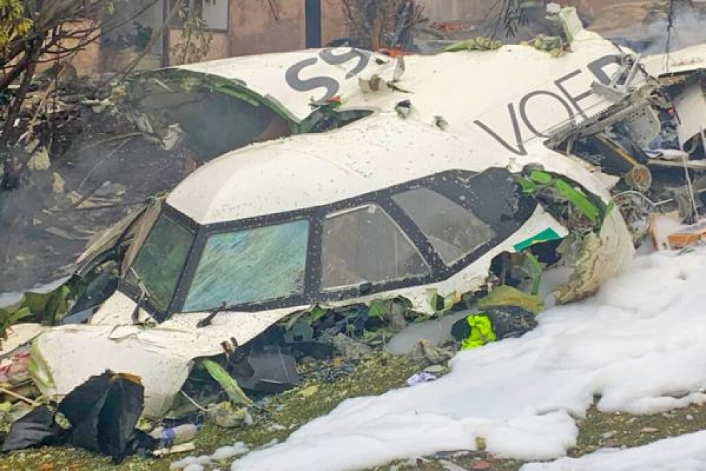 Avião caiu em condomínio residencial de Vinhedo