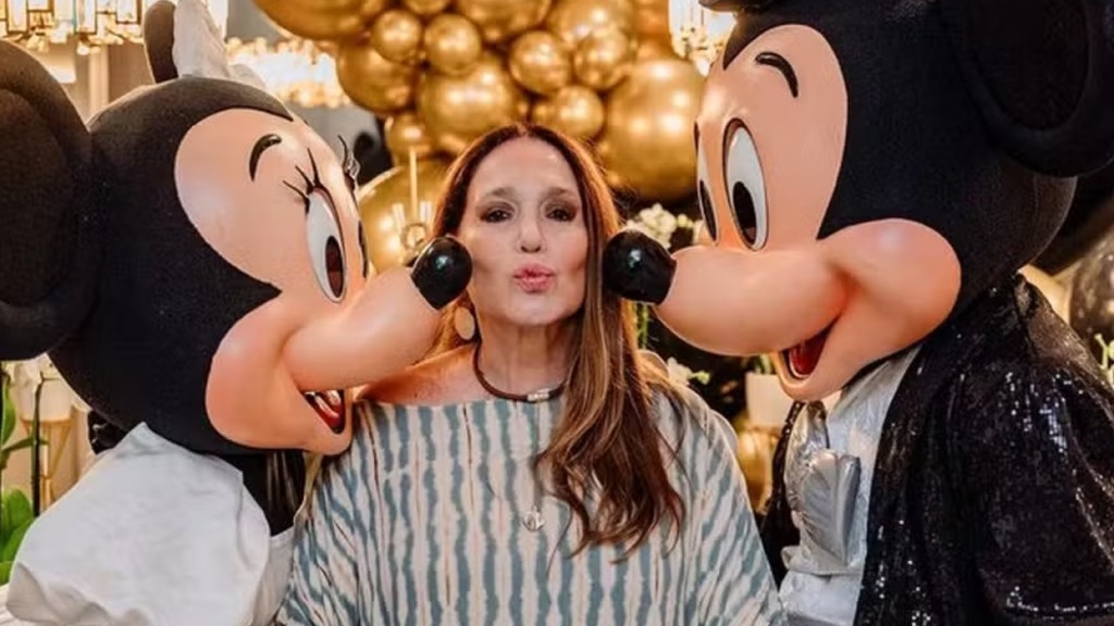 Susana Vieira comemora 82 anos com personagens Mickey e Minnie: ‘Confira’