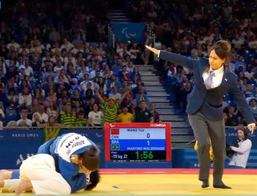 Judoca Alana Maldonado conquista medalha de ouro nos Paralímpicos de Paris