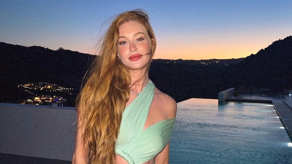 Marina Ruy Barbosa exibe curvas e tira onda de maiô branco: ‘Me achei gata’