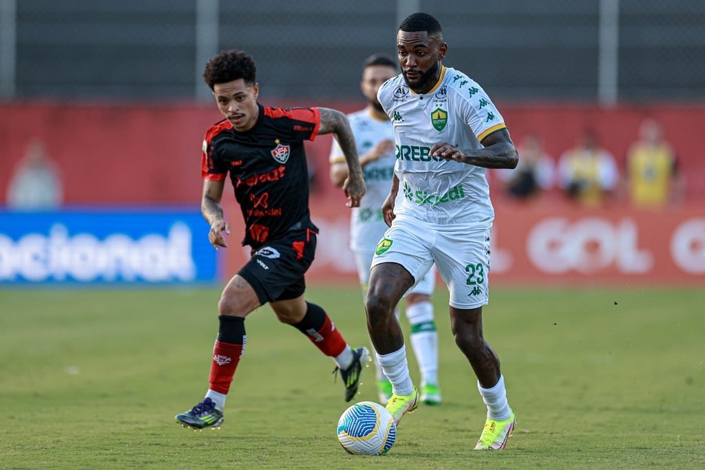 Vitória vence o Cuiabá e deixa a zona de rebaixamento no Brasileirão