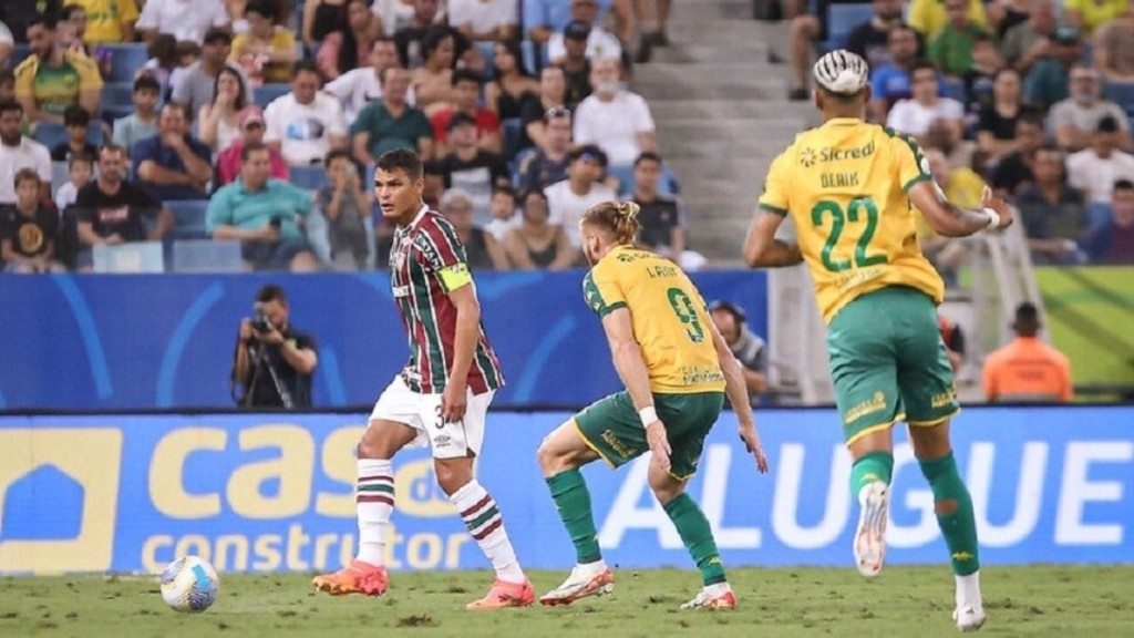 ESTADÃO CONTEÚDO Em domingo de reestreias, Vasco perde e Flu vence