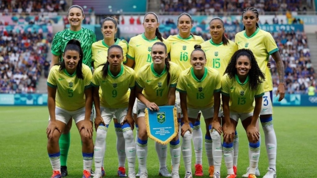 Henrique Neri Brasil conquista prata no futebol feminino