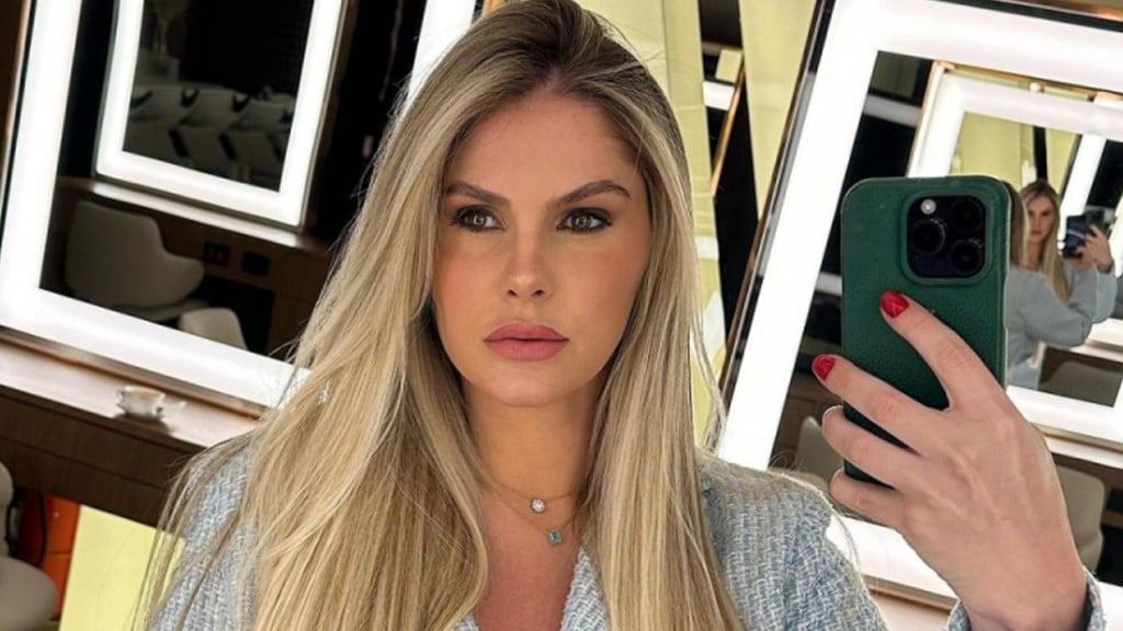 Bárbara Evans dá conferida no novo visual após plásticas e é filmada:  Marido babão’