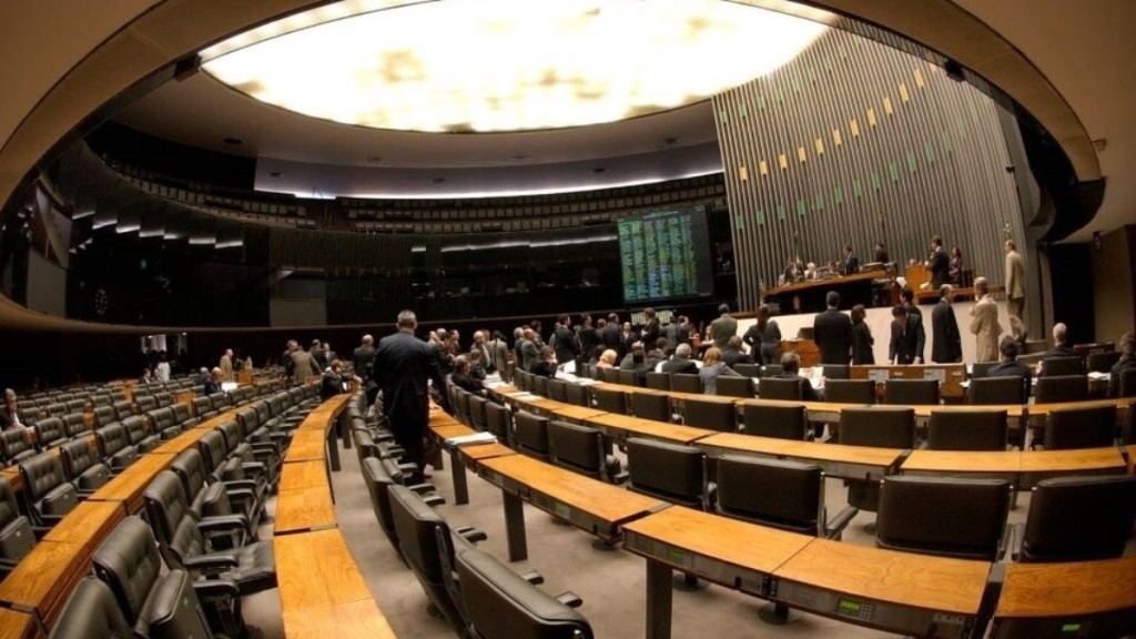 Henrique Neri PPCUB é aprovado na CAF da Câmara Legislativa