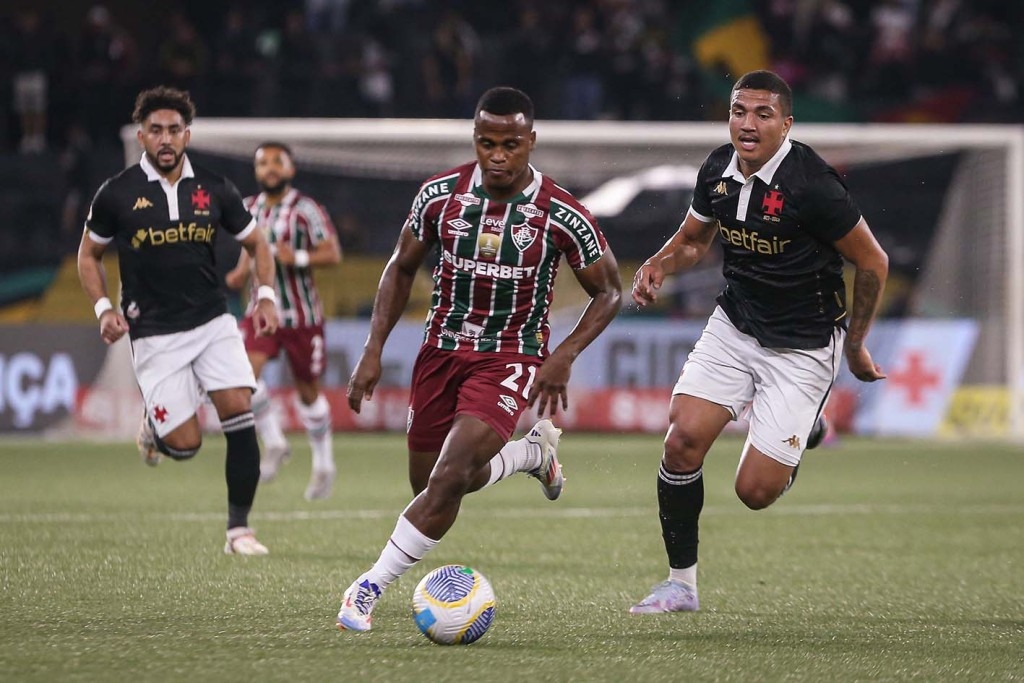 Vasco derrota Fluminense no clássico carioca da 22ª rodada do Brasileirão