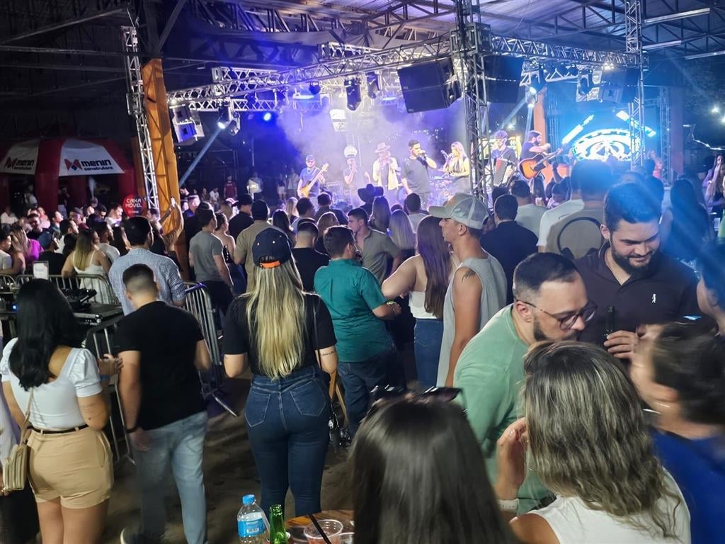 Gente bonita, Cross BBQ e muita música; Veja como foi o Dibah em Bar em Marília