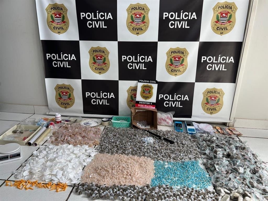 Dise Marília recolhe 5.500 porções drogas, prende três e mira organização