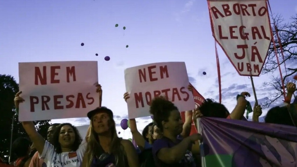 Agência Brasil Aborto legal: falhas na rede de apoio penalizam meninas e mulheres