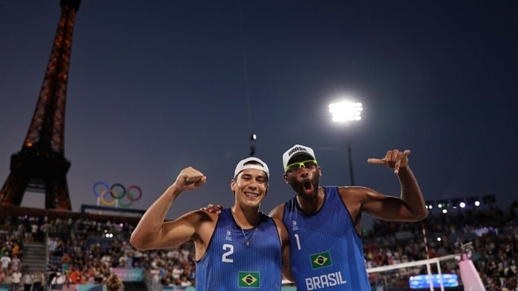 ESTADÃO CONTEÚDO Duplas masculina e feminina do vôlei de praia se classificam em primeiro