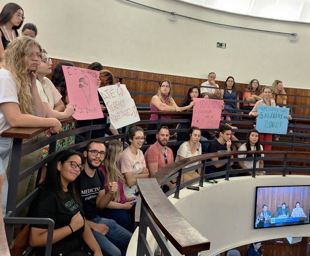 Câmara tem pedido de informações e protesto por plano de carreira na Famema