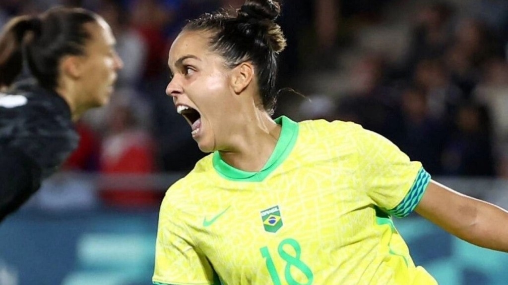 Tiago Fernandes Futebol feminino: Brasil elimina anfitriã e se garante nas semifinais