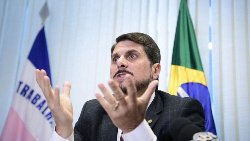 ESTADÃO CONTEÚDO Marcos do Val diz que delegado que investiga Bolsonaro é ‘capataz’ de Moraes