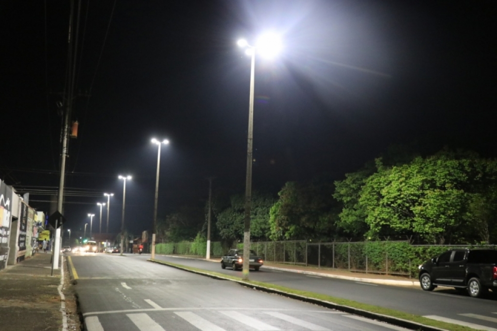 Homem denuncia roubo por ladrões em moto na avenida João Ramalho