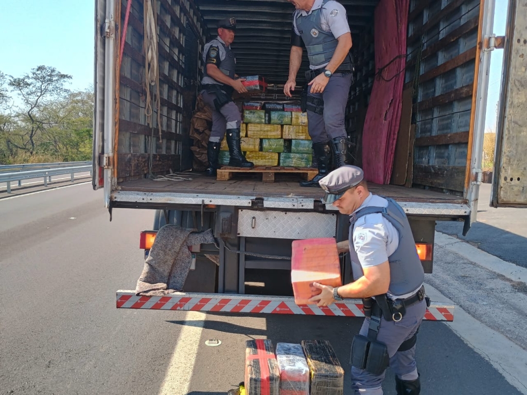 Polícia Rodoviária e PF apreendem 1.544kg de maconha em Marília; três presos