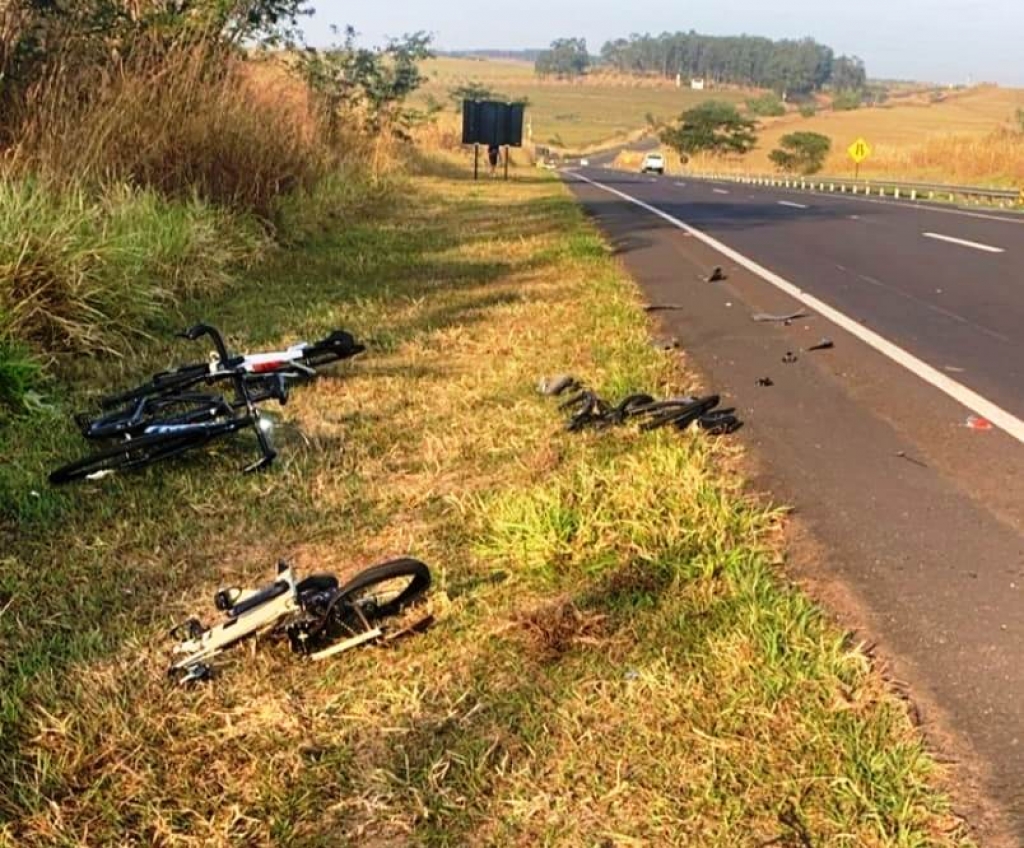 Ciclistas atropelados na rodovia SP-333 em Guarantã – Foto: Nova TV