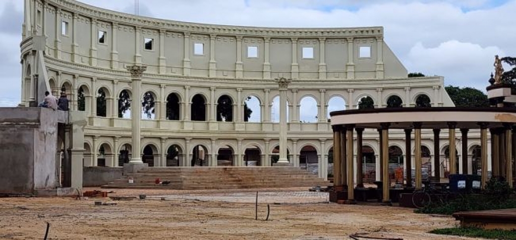 Arena de Eventos Coliseu, inspirada no famoso anfiteatro de Roma, palco de eventos culturais e sociais – Divulgação