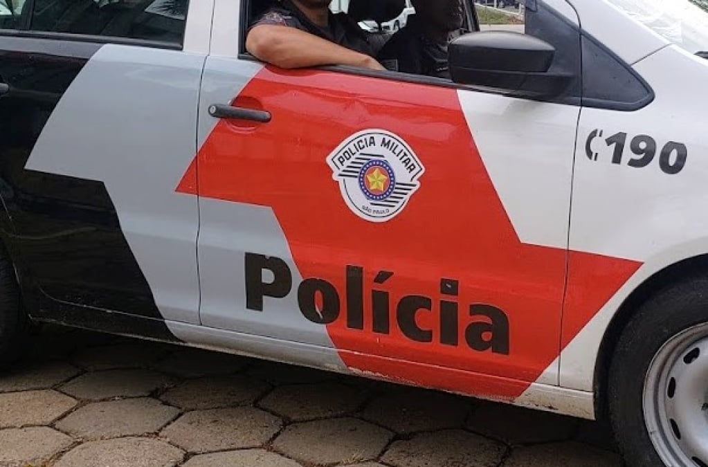 PM prende jovens de 18 e 20 anos e apreende drogas em Garça