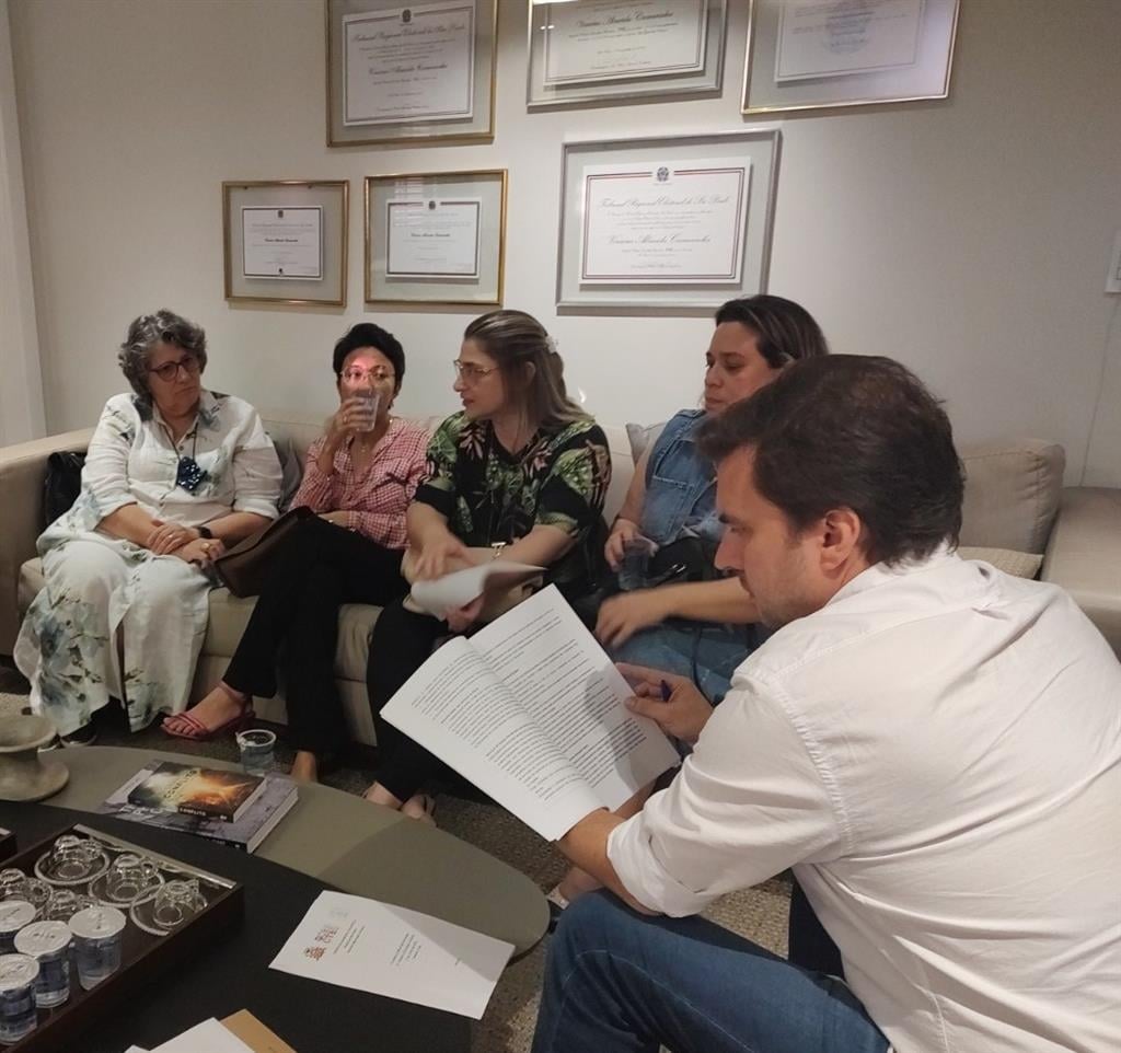 Grupo leva demandas de Saúde Mental a pré-candidatos em Marília