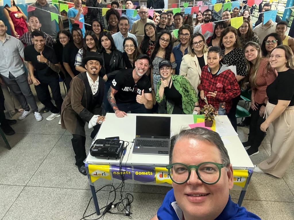 Doutorandos e docentes levam projeto Luiz Gama a escola em Marília